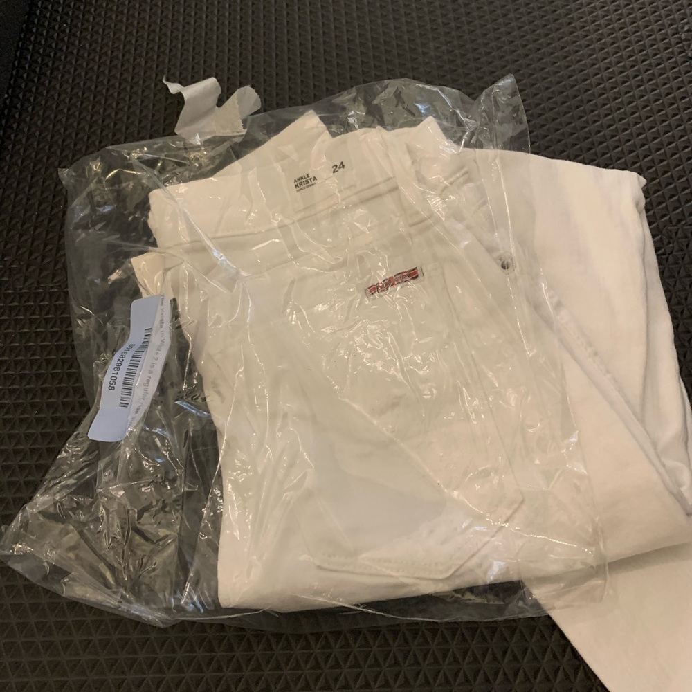 Brand new white Krista ankle jeans size 24
